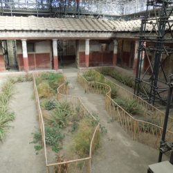 1. Casa dei Casti Amanti